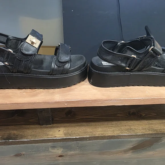 Steve Madden Black Strappy Platform Sandals - Picture 2 of 6
